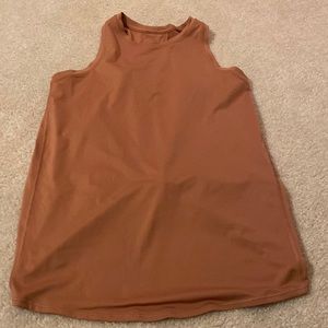 Lululemon tank top.